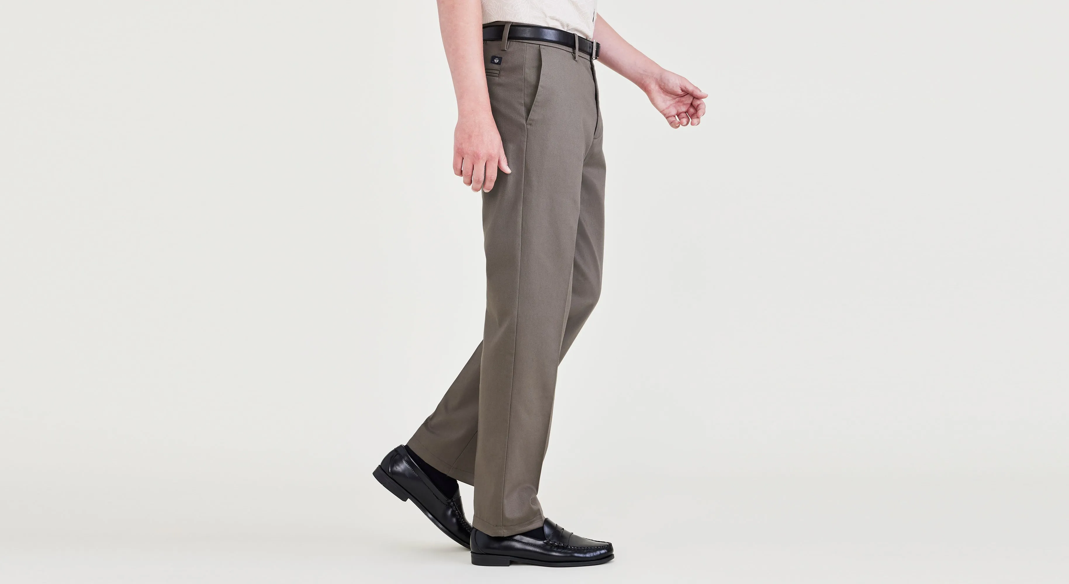 Signature Iron Free Khakis, Straight Fit with Stain Defender