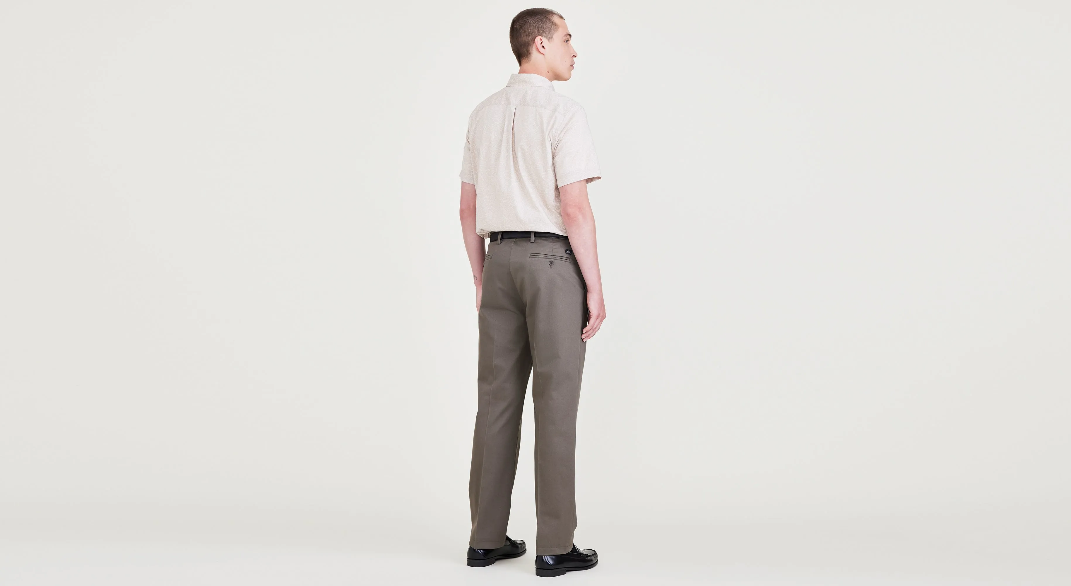 Signature Iron Free Khakis, Straight Fit with Stain Defender